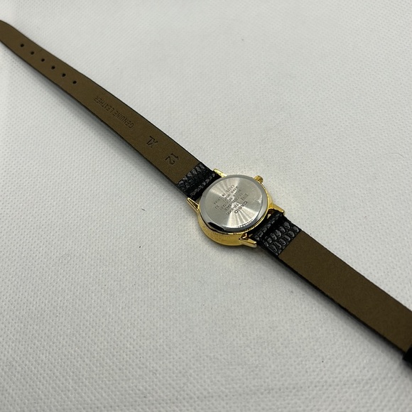 Classic Ladies Casio Watch- fits larger wrists - Picture 11 of 13